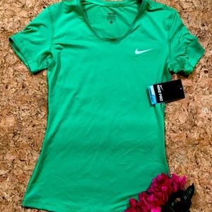 Nike Pro Women’s Short Sleeve Top